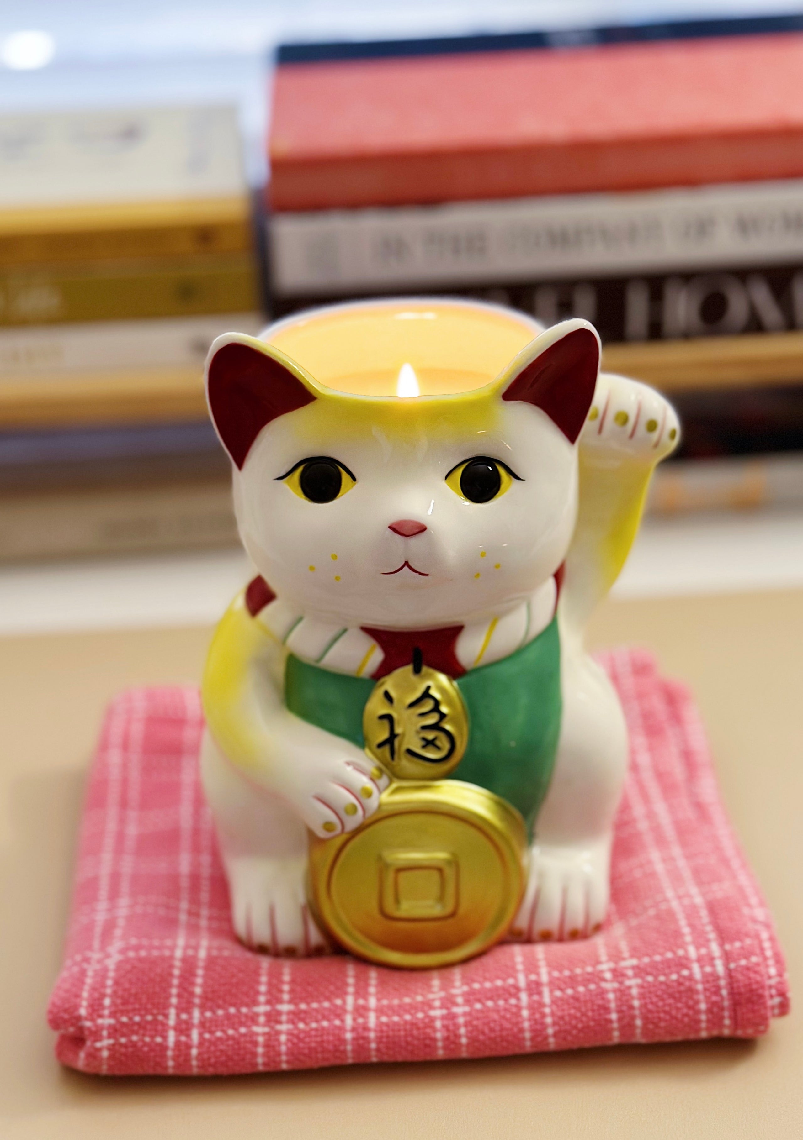 Ceramic Lucky Cat burning candle
