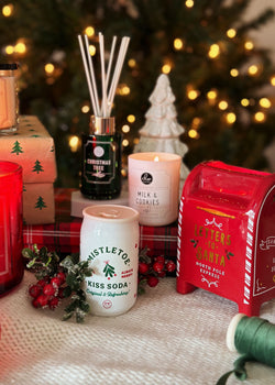 Mistletoe Kiss Soda Candle Single Wick 