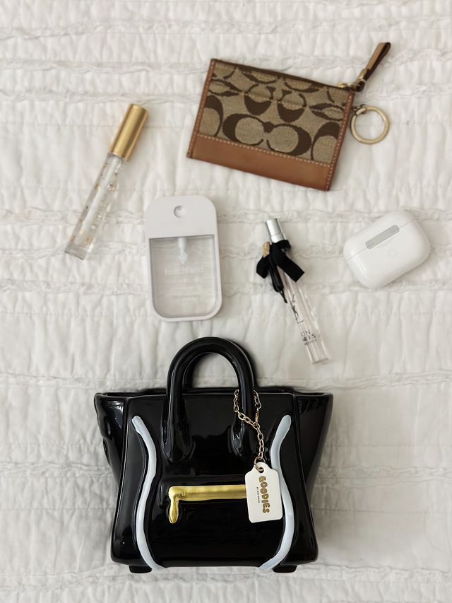 Studio Rose Ceramic Hand Bag Candle Double Wick
