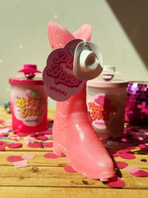 Pink Boots Single Wick Pillar 